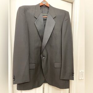 MEN’S VINTAGE TUXEDO